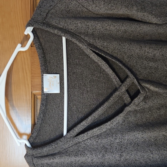 Maternity top - Picture 3 of 3